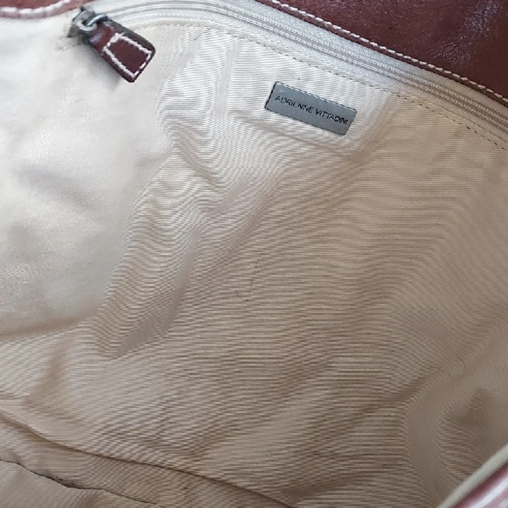 Adrienne Vittadini Vintage Brown Leather Satchel/Messenger Bag, Unisex - Picture 12 of 12